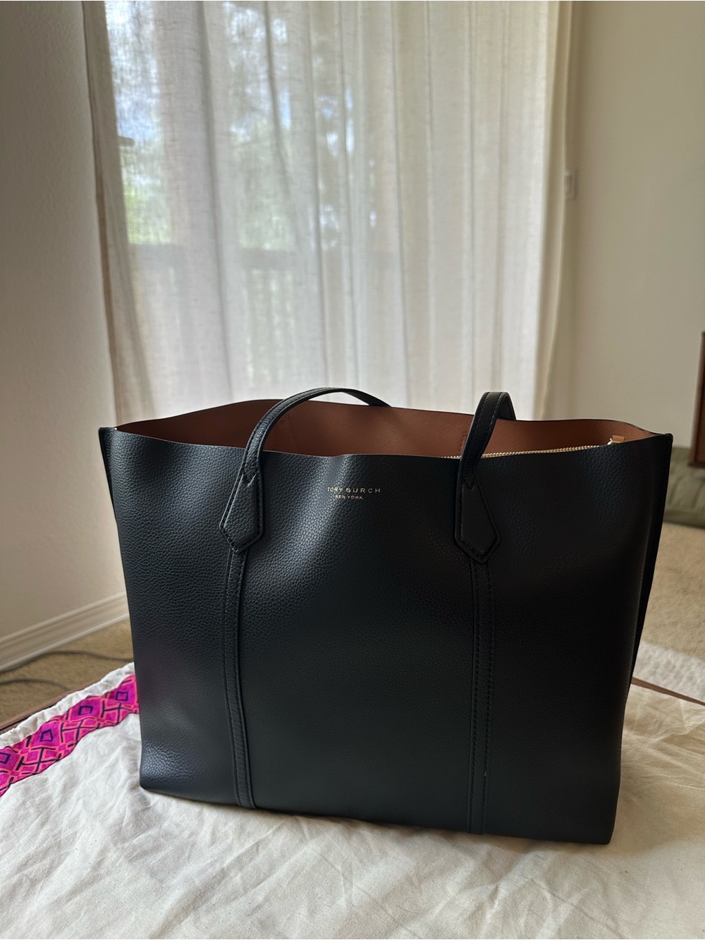 Tory Burch Perry Large Leather Tote | Excellent Condition | Work Laptop Bag - Picture 2 of 12